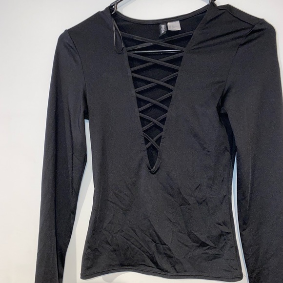 Criss cross top - Picture 1 of 1